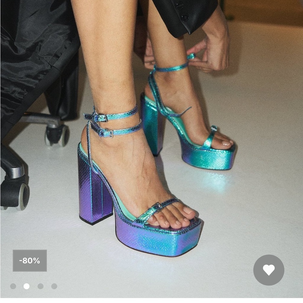 Brand New Na-Kd Metallic platform heel